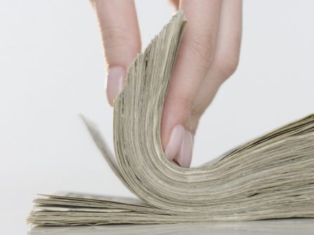 З нового року скасовується додатковий імпортний збір (5% та 10%)