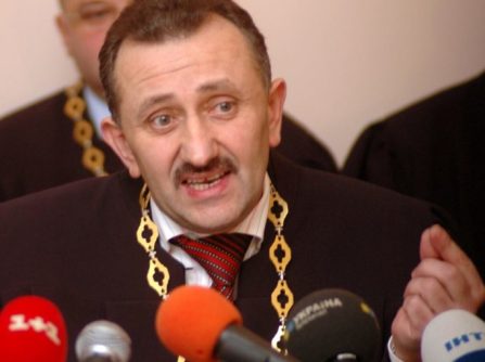 Суддя-колядник Зварич вийшов на свободу