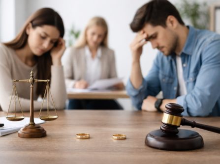 Розірвання шлюбу під час війни: як діяти в Україні та з чого почати